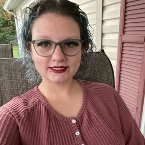 Meet your Posher, Alicia